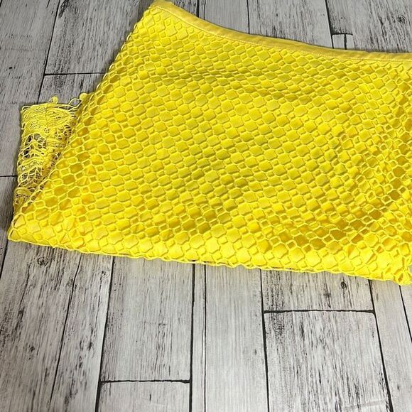 The Clothing Company Women's Geo Crochet Lined Yellow Midi Pencil Skirt Sz M NWT - Picture 2 of 10